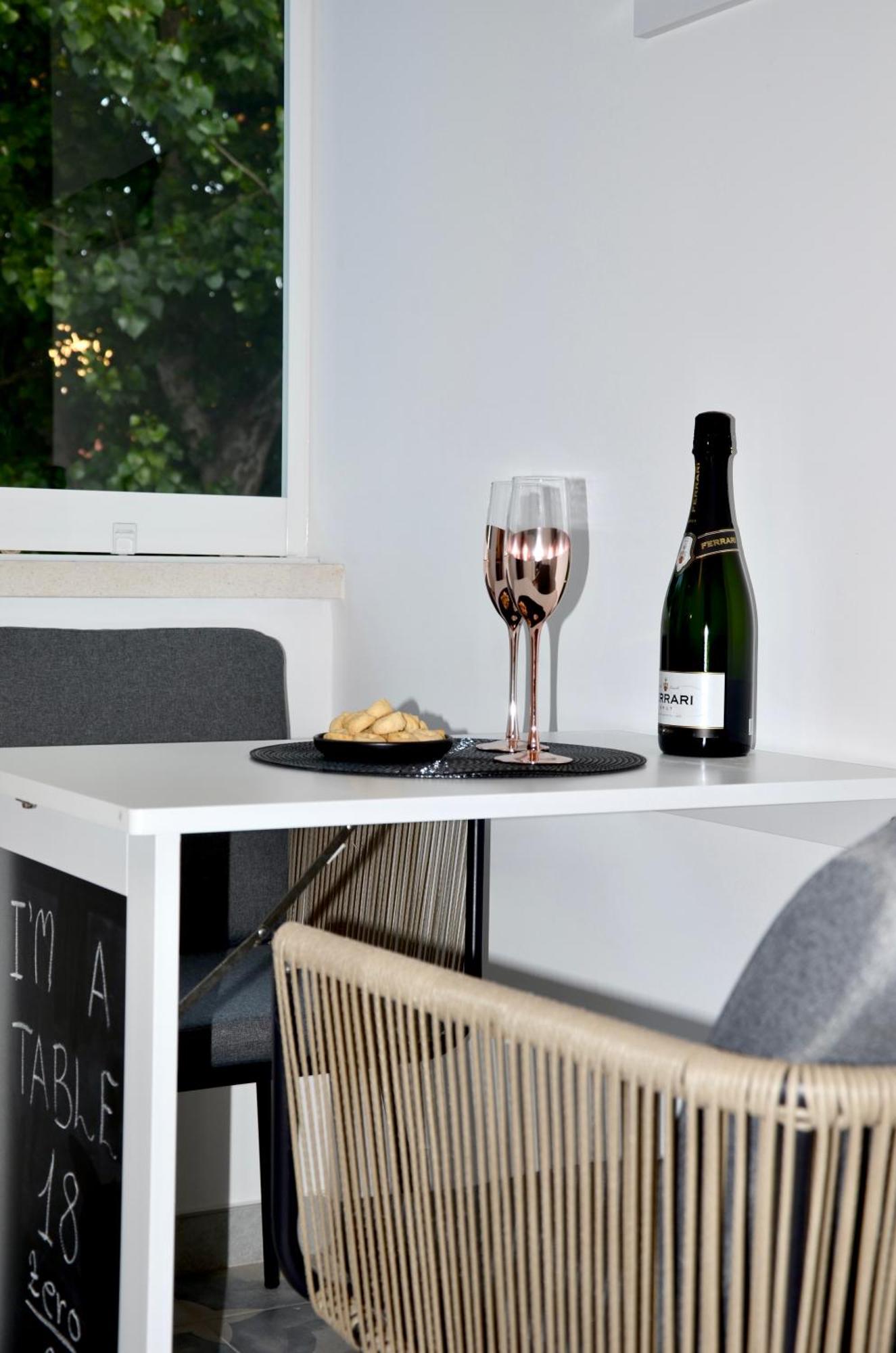 18Zero2 Luxury Rooms Bari Bagian luar foto