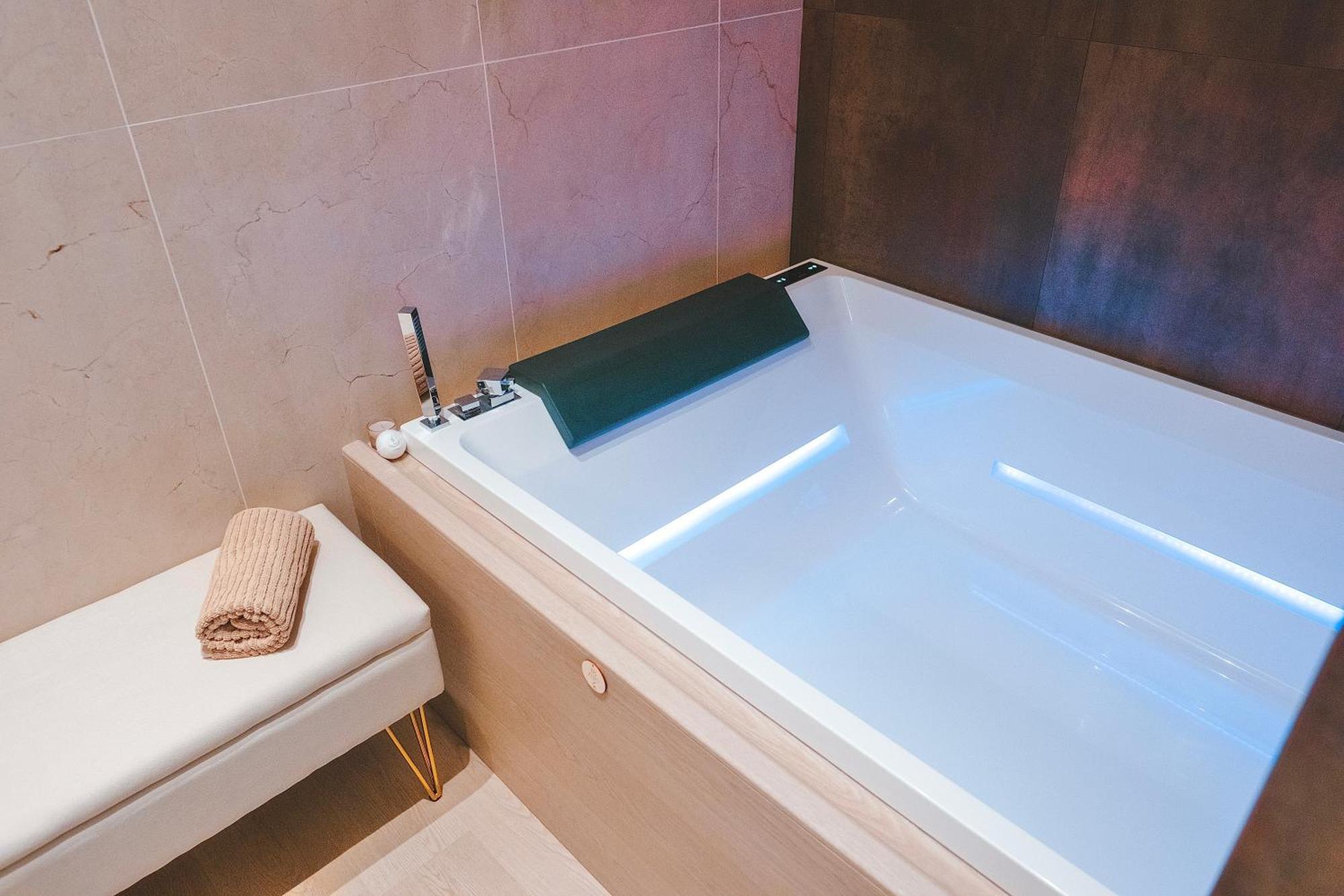 18Zero2 Luxury Rooms Bari Bagian luar foto