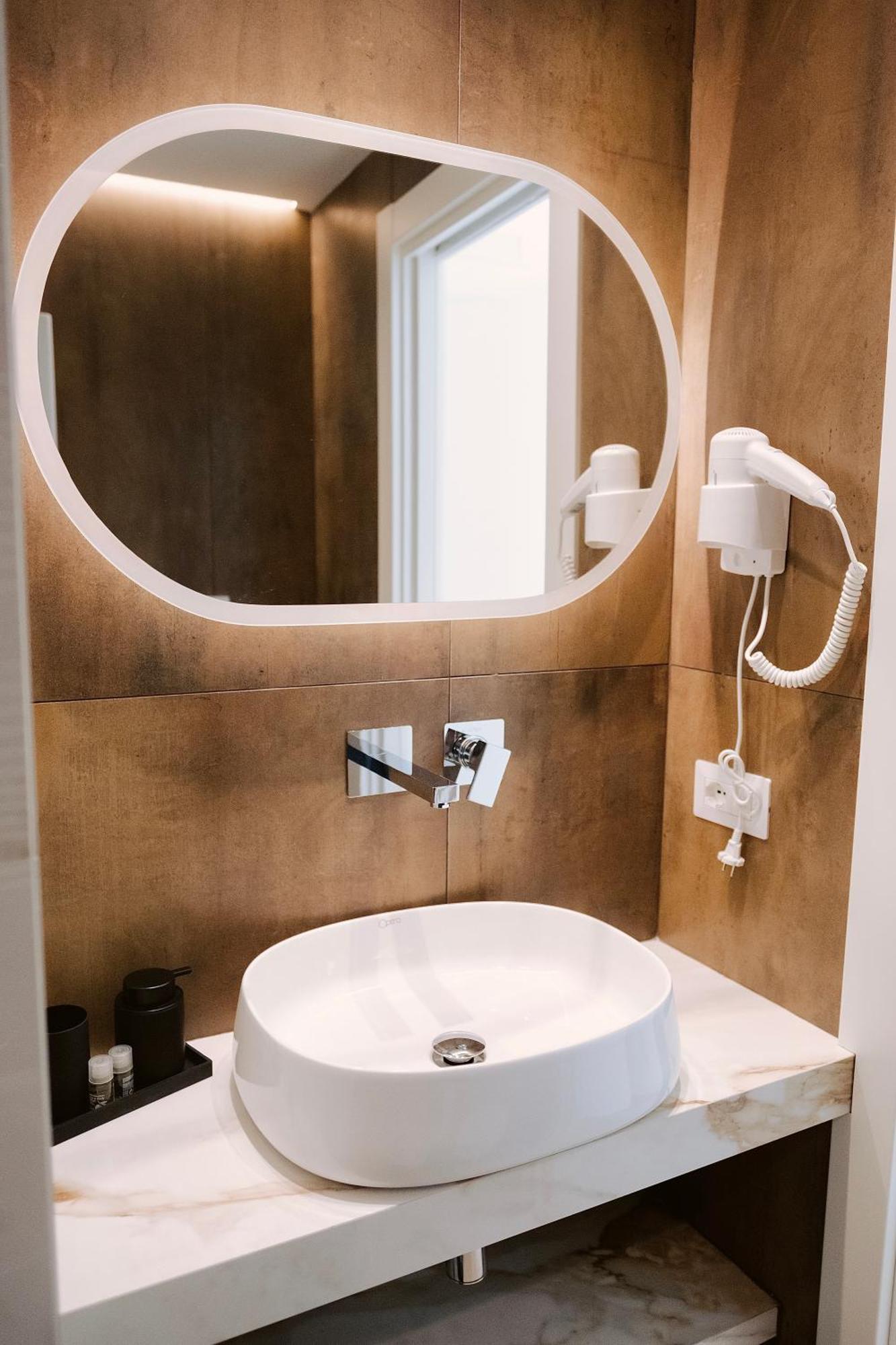 18Zero2 Luxury Rooms Bari Bagian luar foto